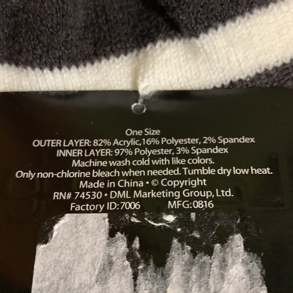 LEGALE- Keep your Merry Socks On! - Picture 8 of 9